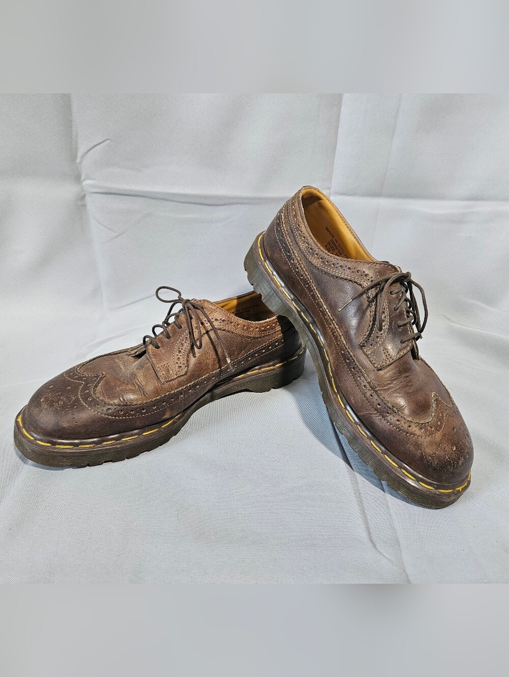 VTG 90s DR MARTENS Brown Wingtip SHOES Sz 10 Grunge Alternative Made in England